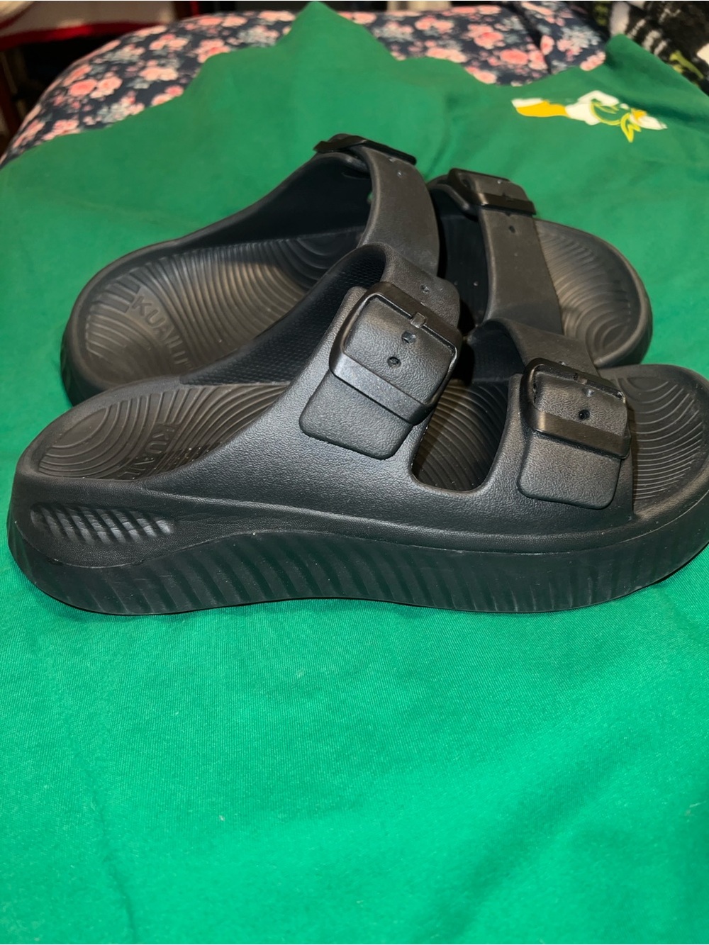 Kuailu recovery sandals woman size 9
